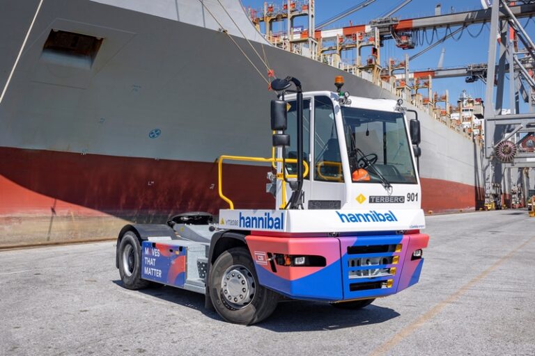 Contship – La Spezia Container Terminal trattore elettrico (2)