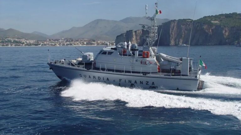 Guardia di Finanza – guardacoste –