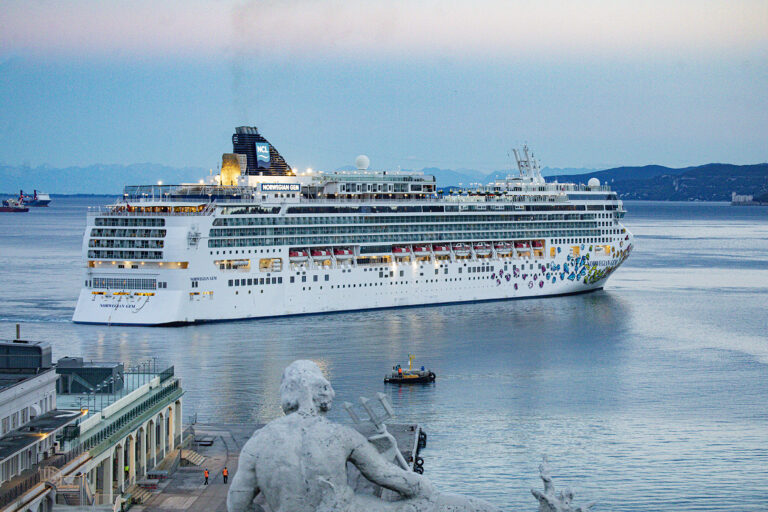NORWEGIAN GEM (NCL) a Trieste