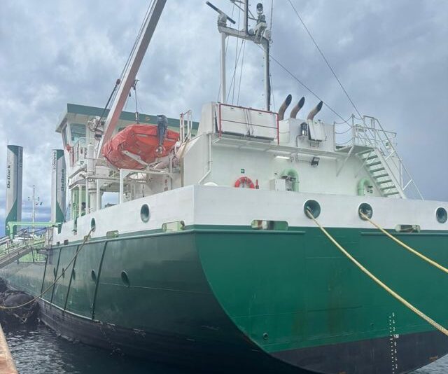 Savona fermo nave olandese –