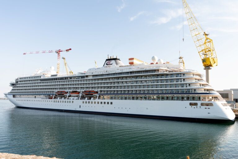 Viking Mira consegna Fincantieri ad Ancona