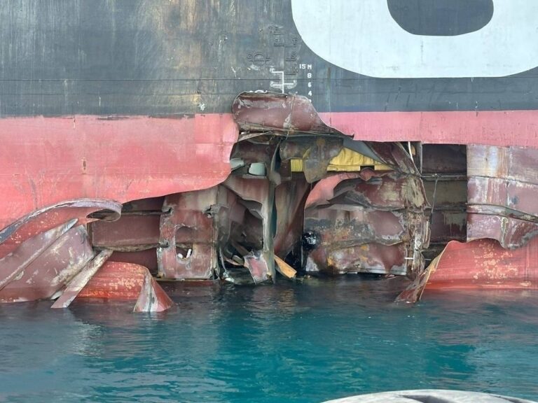 MSC Sariska V falla nello scafo