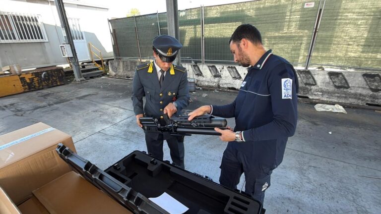 Porto La Spezia sequestro armi Adm Fiamme Gialle