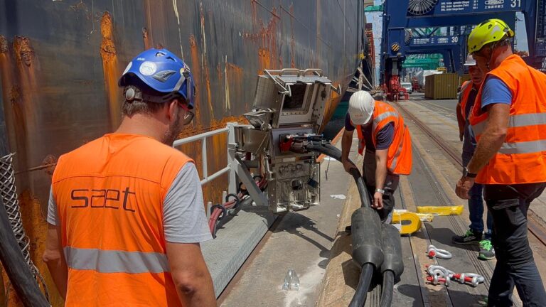 Prima connessione nave cargo a Gioia Tauro_2